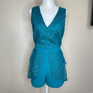 Short lace romper.. size XS great condition